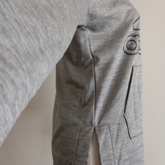 Hooded Sweater Adidas gray color Size LG 14 $22 - Picture 13 of 14